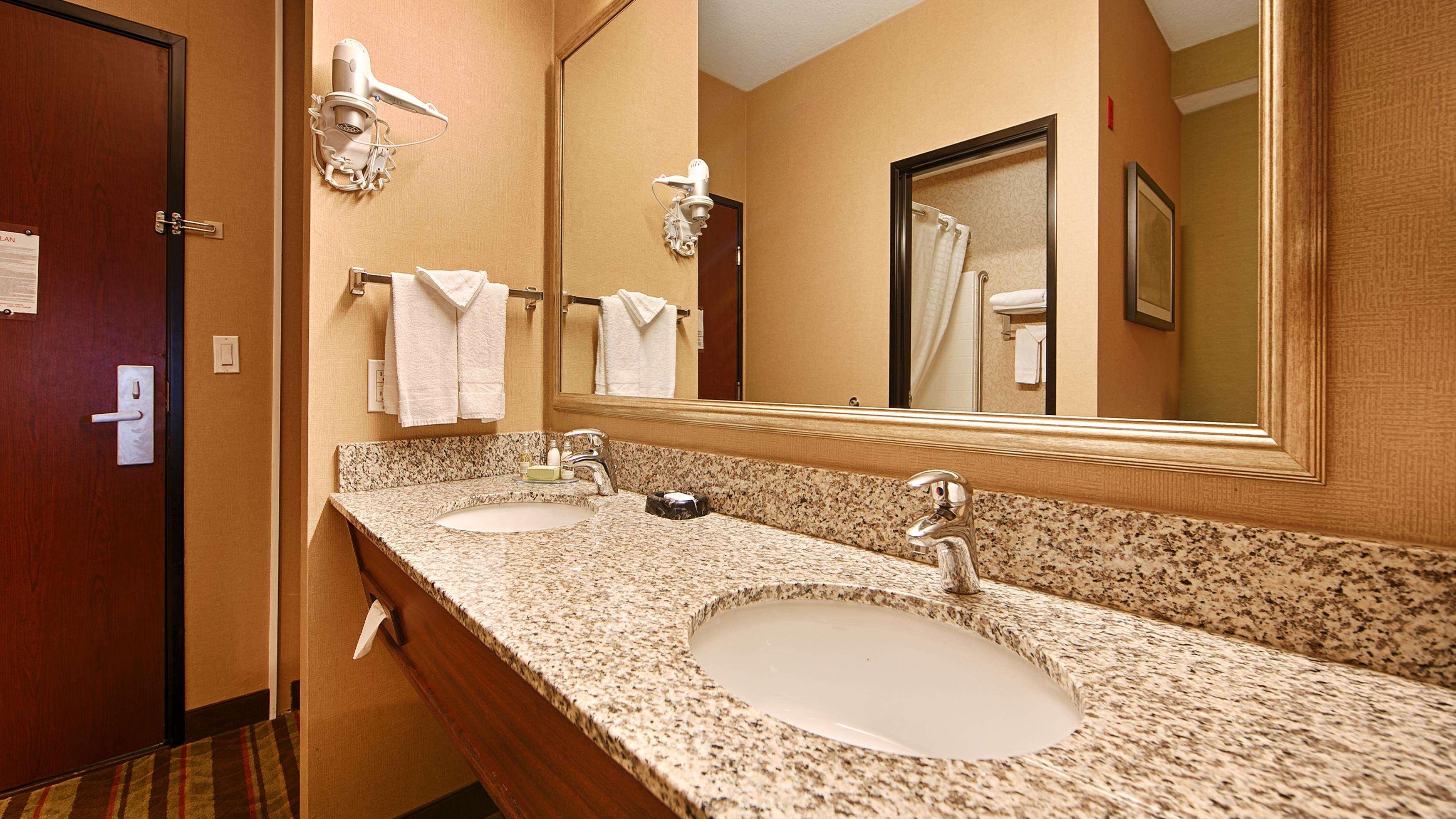 Best Western Wilsonville Inn & Suites מראה חיצוני תמונה